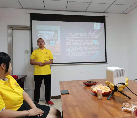 河南萬川環保設備(bei)有限公司(si)2021年上半年錶彰大會