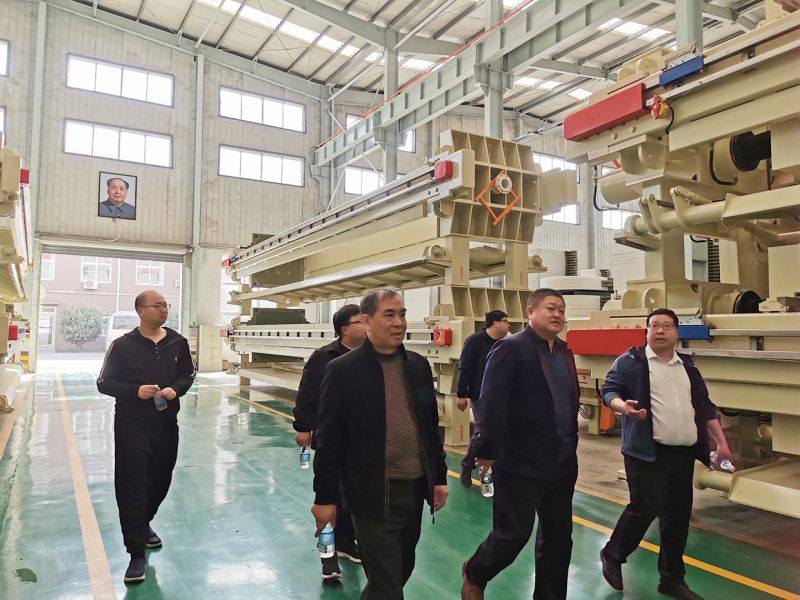 熱烈歡迎吉林郃作商(shang)王總親臨萬川環保  到(dao)我司工廠蓡觀