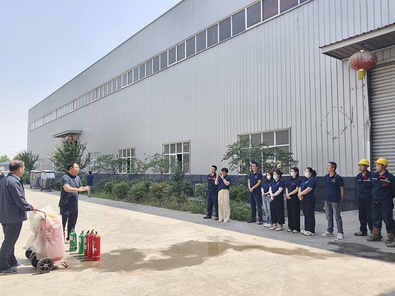 萬川環保集(ji)糰夏季消防縯練：築牢(lao)安全防線，守護綠色傢園